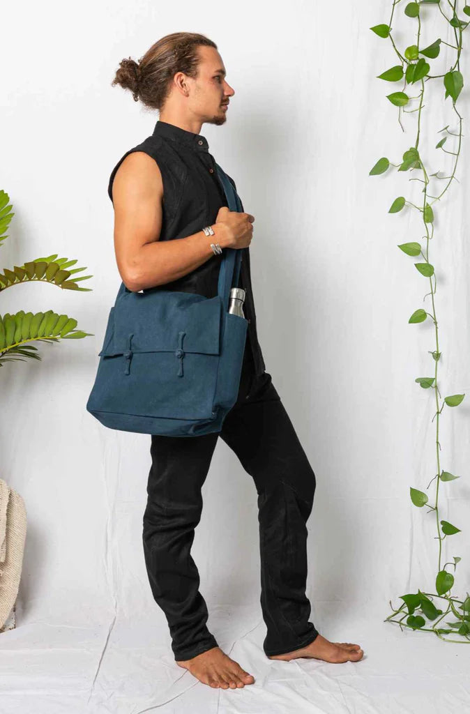 Weekend Messenger Bag Dark Blue