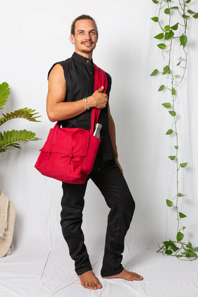 Weekend Messenger Bag Red
